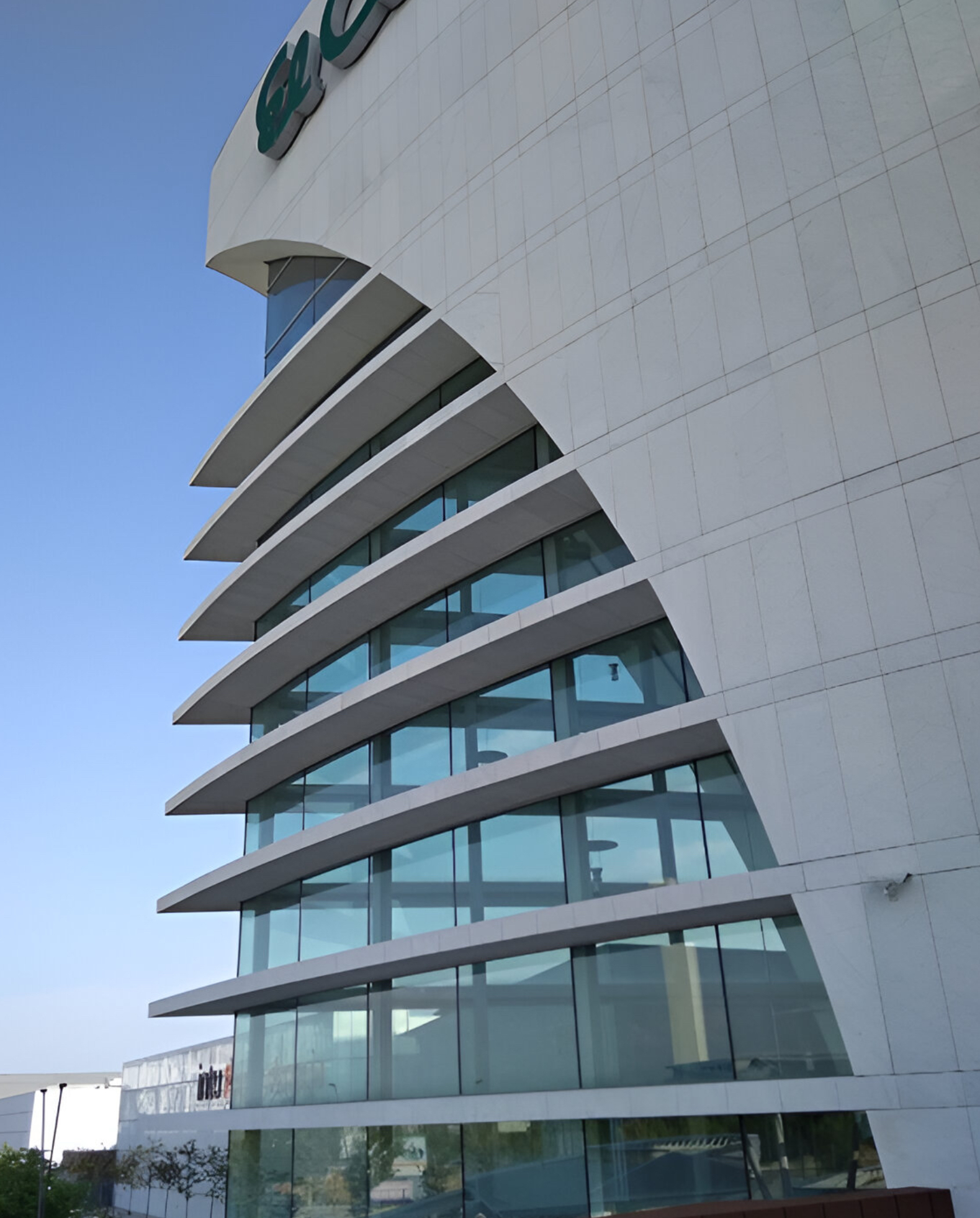 El Corte Inglés. Puerta de Venecia en Zaragoza