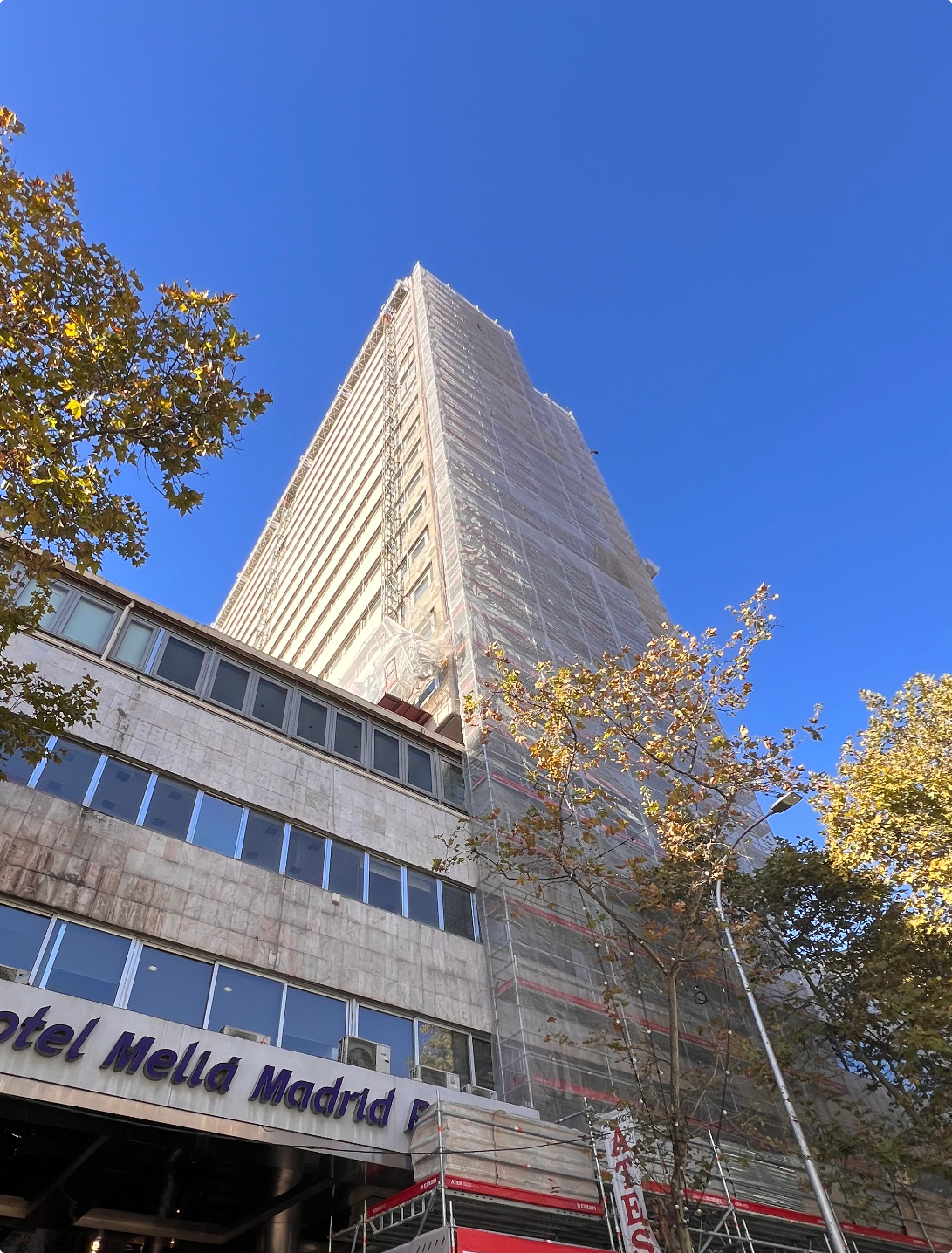 Fachada del Hotel Meliá en Madrid